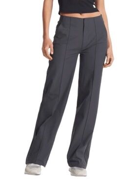 NWOT Vuori Women's Meta WideLeg
Pants in Charcoal Size XS